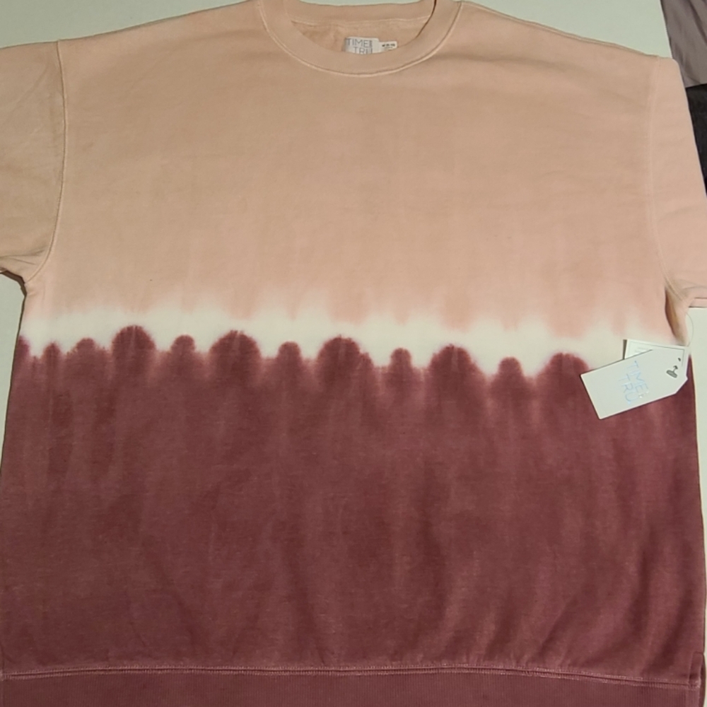 Time and Tru Sweat Shirt..New w/Tags..Pink